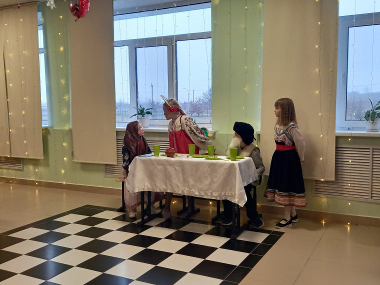 Новогодний праздник для обучающихся 1-4 классов.