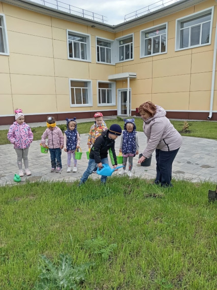 Высадка цветов в рамках Дня Эколят.